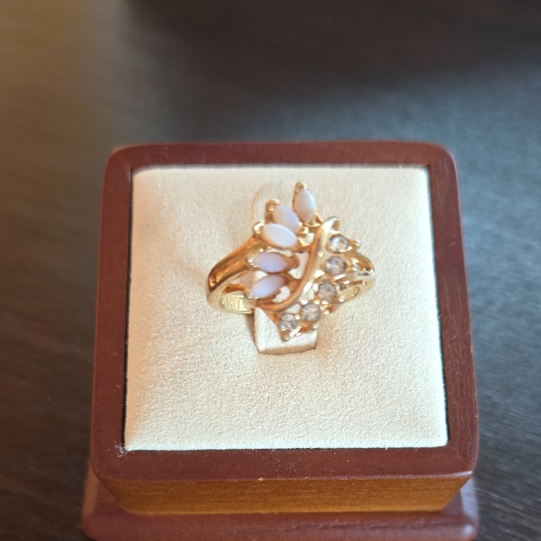 Vintage Uncas Fire Opal Rhinestone Ring 28$